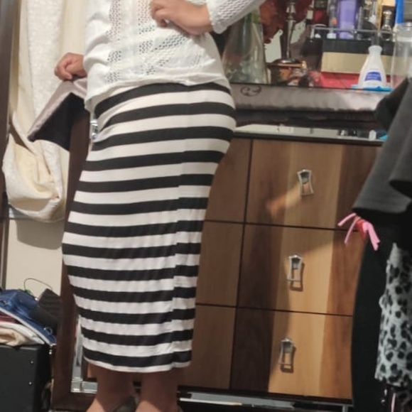 bobeau maxi  skirt black and white stripe size M - Picture 2 of 8